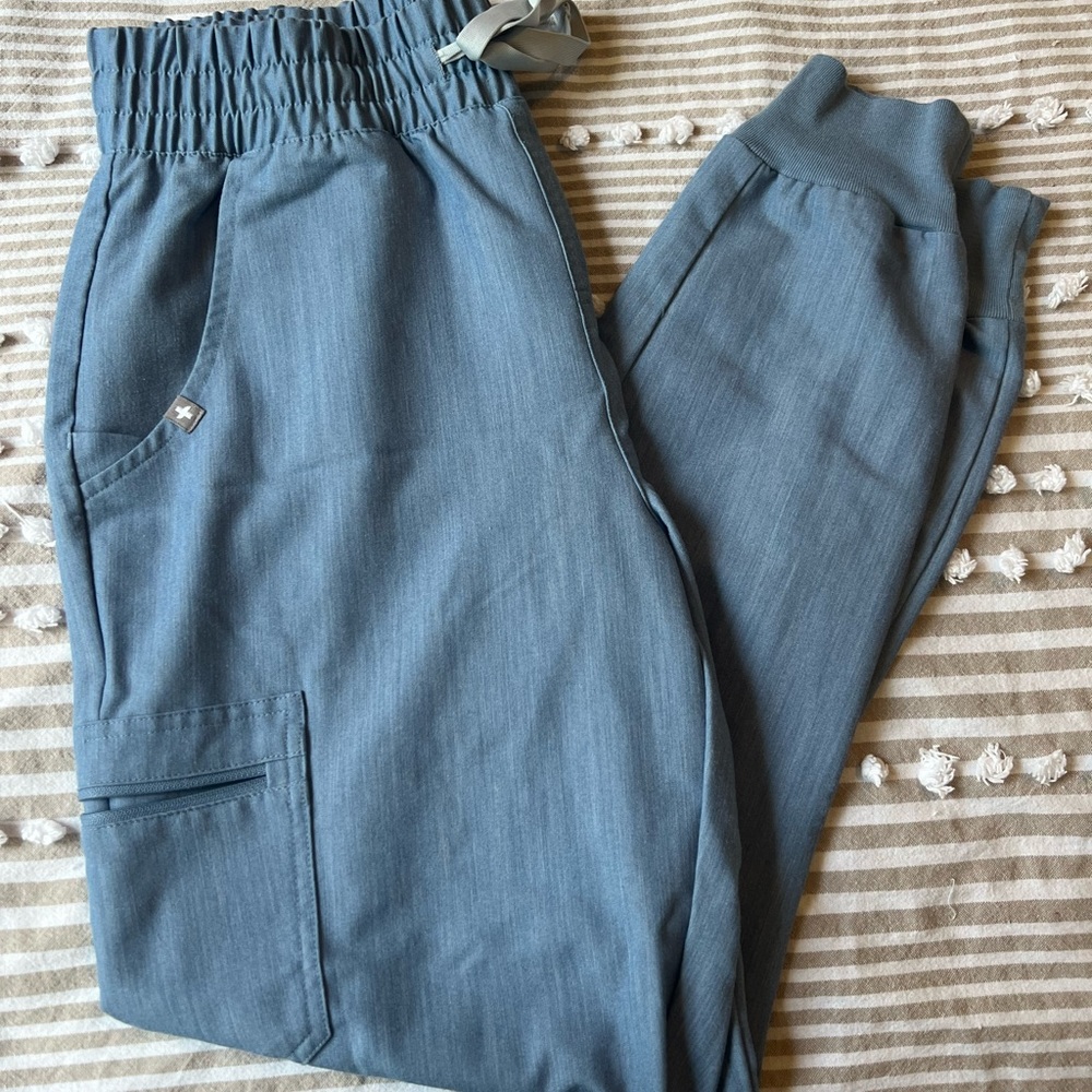 Figs scrubs set